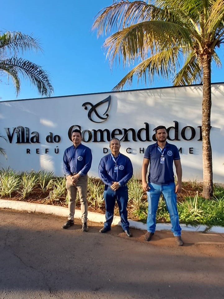 Assessores de base do sechseg falando em assembleia no Villa do Comendador em Pirenópolis