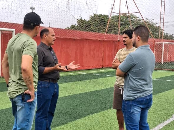 Imagem do Presidente e Vice-Presidente do Sechseg, junto com Daniel do DNA Sports e do representante da Arena.