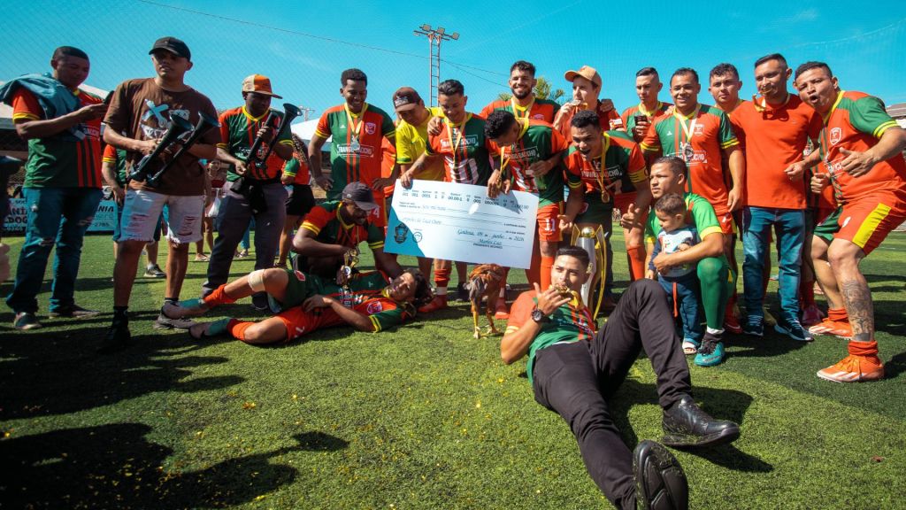 Time do Frango comemorando a premiação de campeão ouro na final da Copa Bares Sechseg 2026.