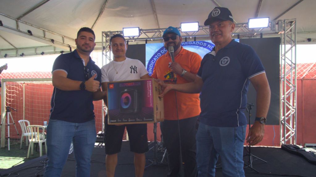Entrega dos prêmios no sorteio na confraternização na final da Copa Bares Sechseg 2026.